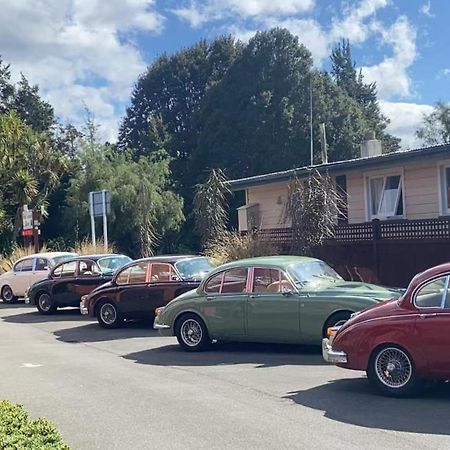 Red Tussock Motel Те-Анау Екстер'єр фото